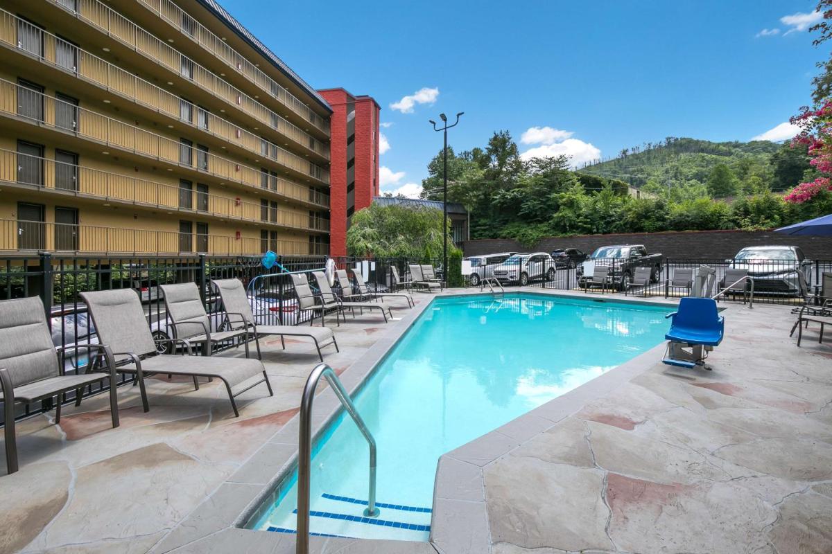 SureStay Plus Hotel by Best Western Gatlinburg - Housity