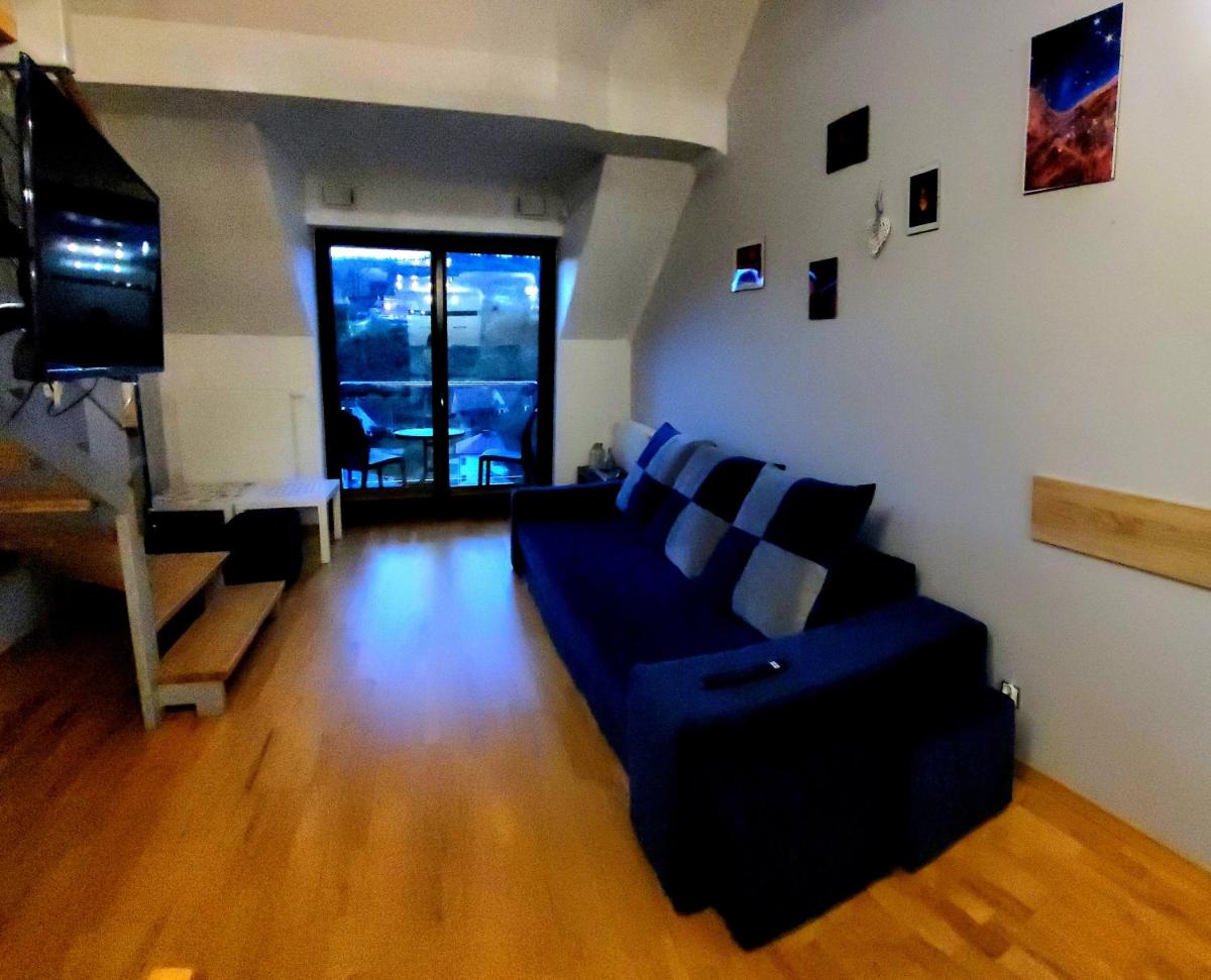 mY universe Rainbow Hill Apartment - Housity