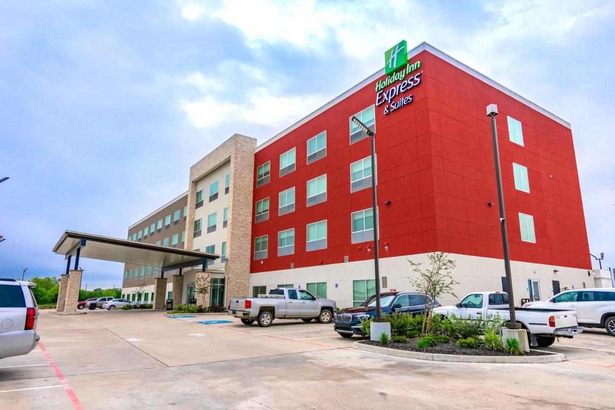 Holiday Inn Express & Suites - Houston IAH - Beltway 8, an IHG Hotel - Housity