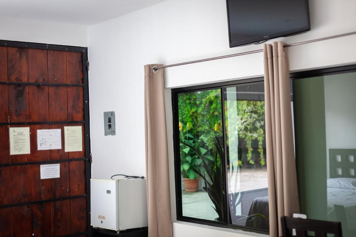 Hostal Villa Blanca - Housity