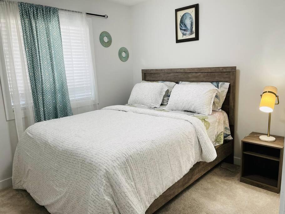 Charming 3BR Detached House in Stonebridge - Housity