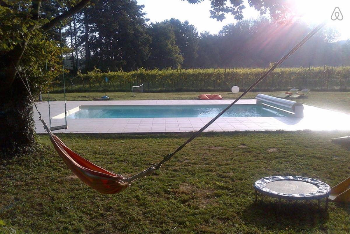 Magnificent Renovated Farmhouse - 10 Min A7 - - Housity