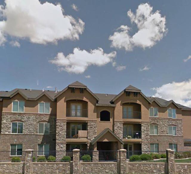 The Tuscan Lodge - Housity