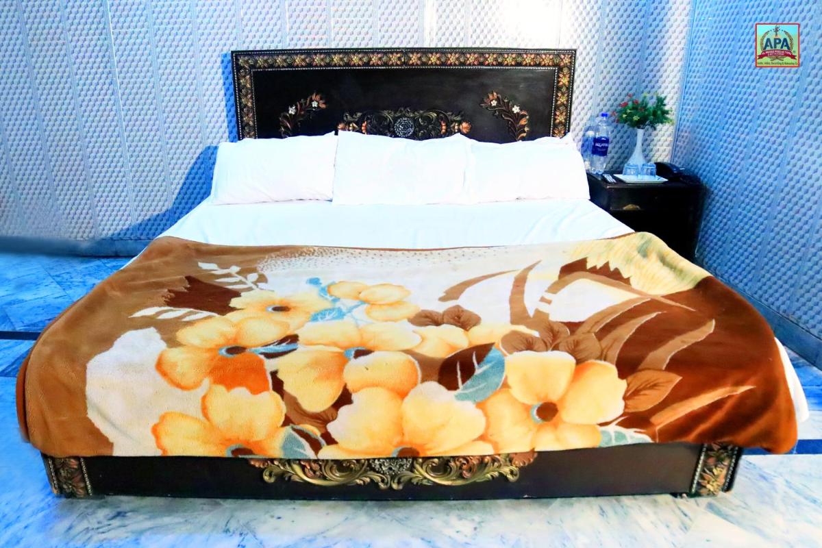 Royal INN Guest House - Housity