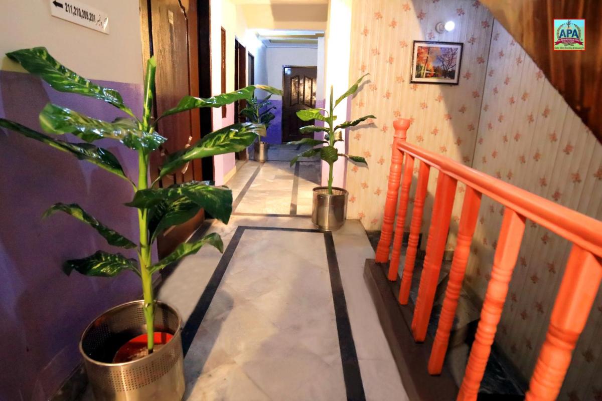 Royal INN Guest House - Housity