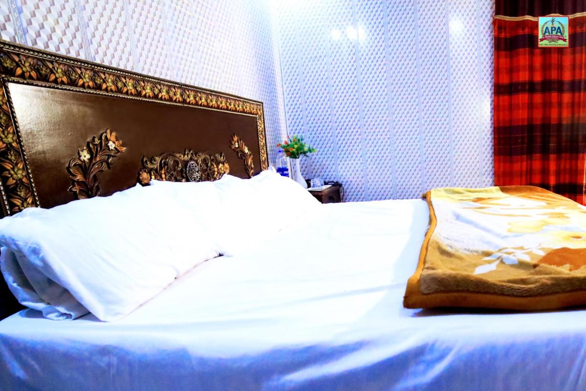 Royal INN Guest House - Housity