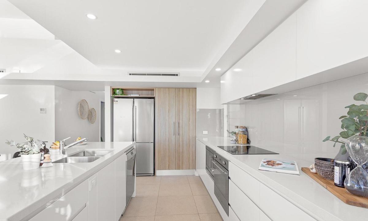 Baydream on the Beach - With Breathtaking Water Views - Housity