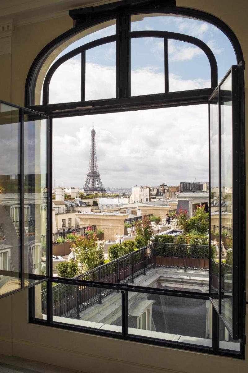 Vue générale sur Paris ou vue de la ville depuis l'hôtel