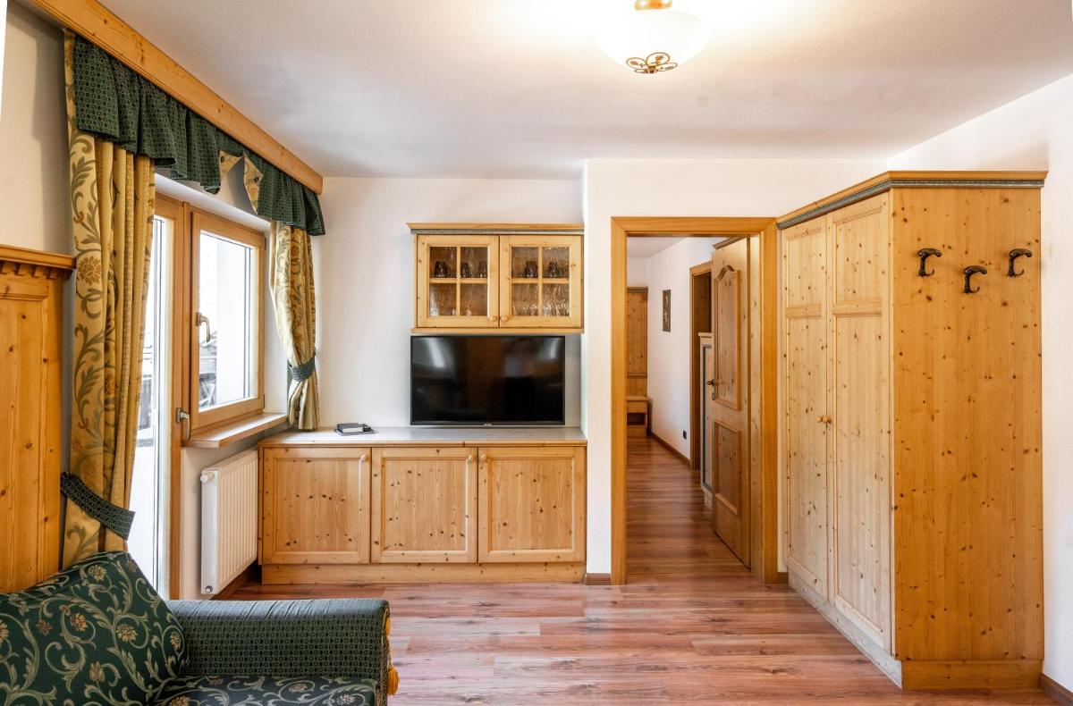 Garni Hotel and Apartments Wildbach - Housity