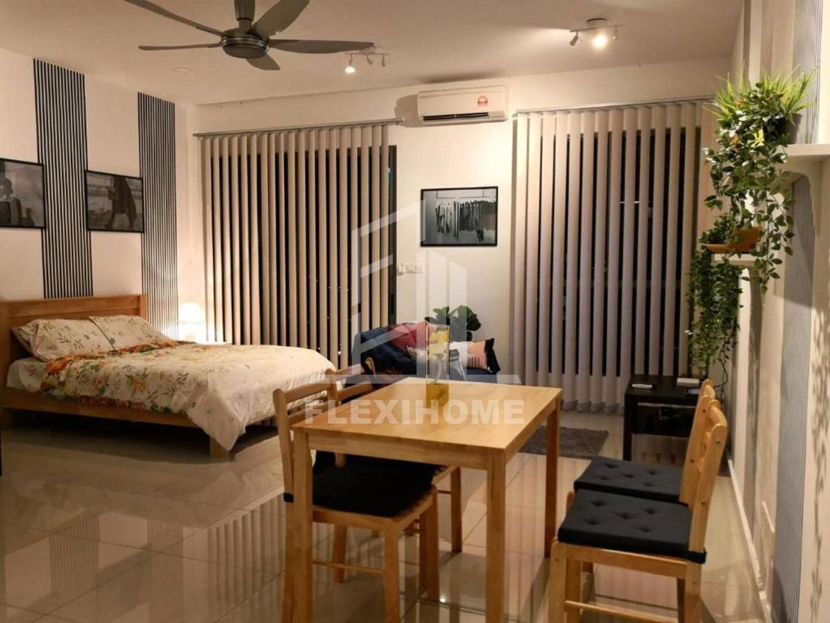 Colour-Theme Designed, Private Studio Home, Cybersquare 27B Cyberjaya, Flexihome-MY - Housity