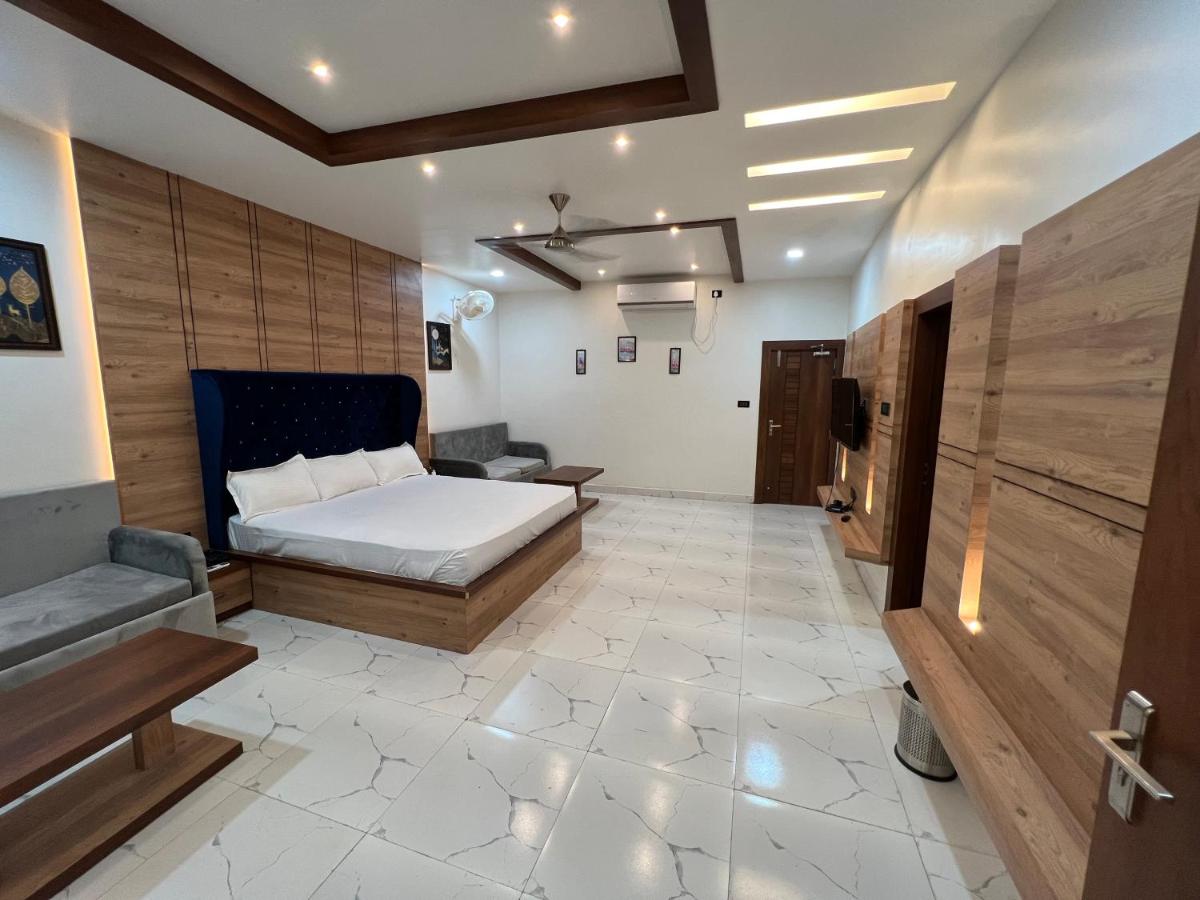 Saini Hotel - Housity