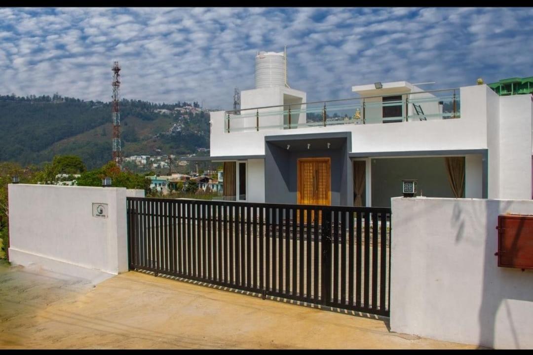 Pearly gates home stay - Housity