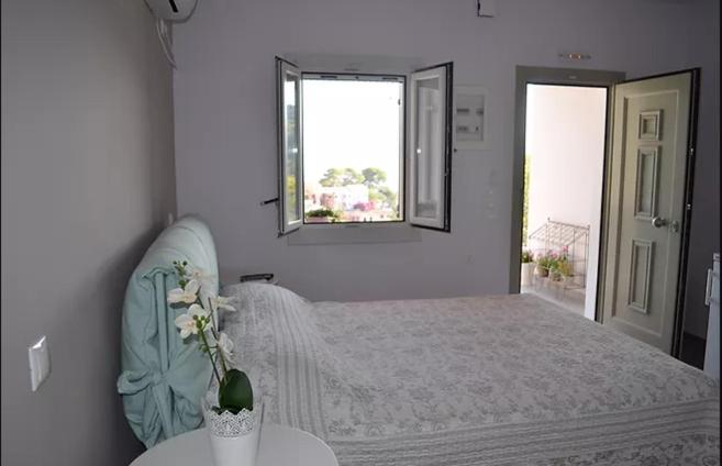 Romanza Studios - Housity