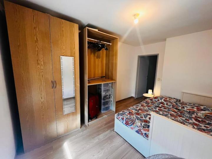 Iris - Housity