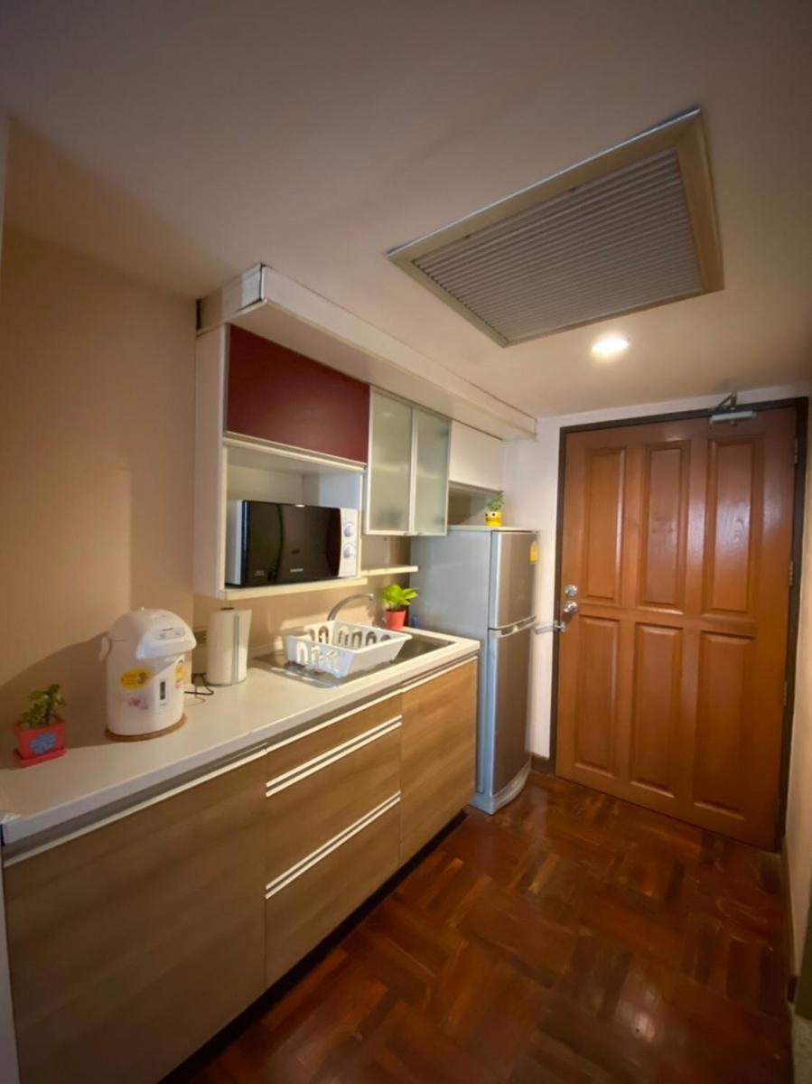 Omnitower pool view cozy apartment - Housity