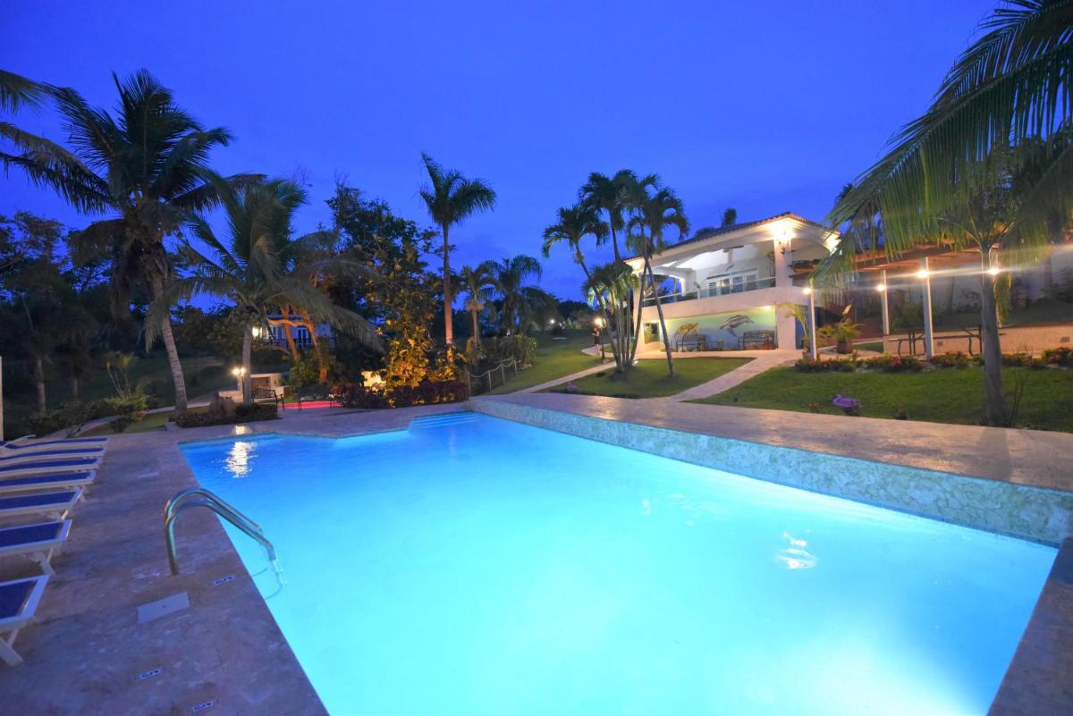 Aguadilla VILLA BONITA, SLEEPS 35 - Housity
