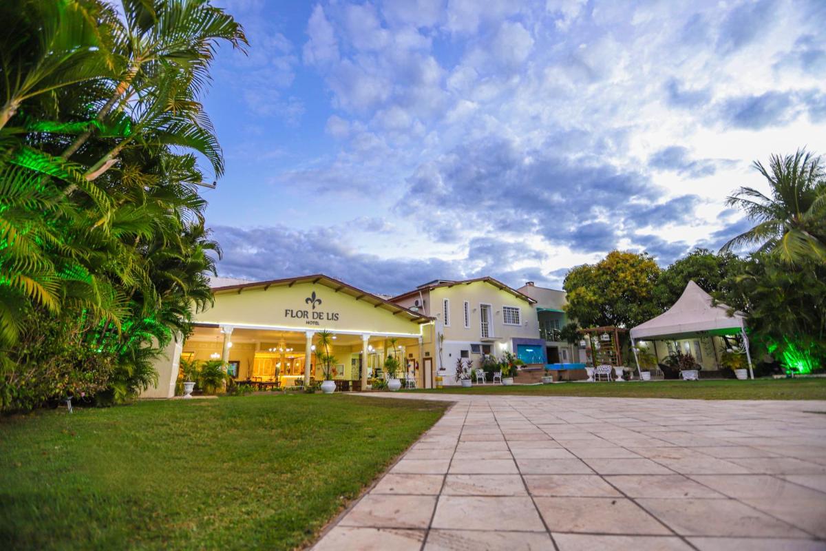 Hotel Flor de Lis - Housity
