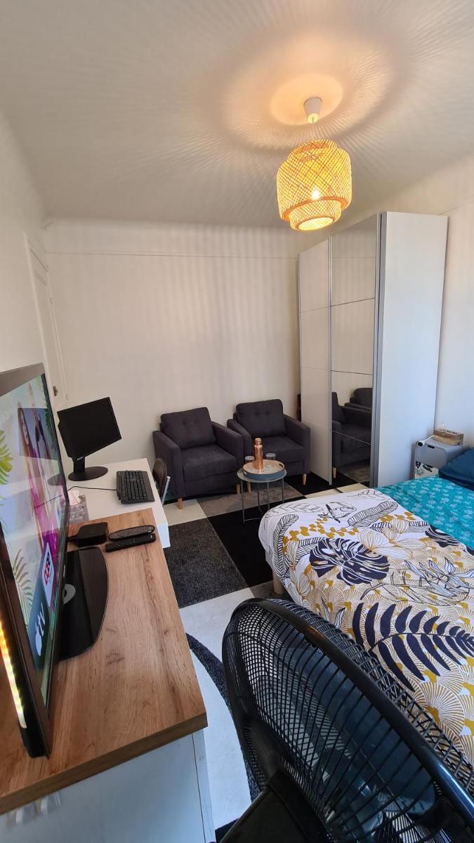 Résidence Cosy, chambre privée non mitoyenne avec serrure dans un appartement de 50 m carrés - Housity