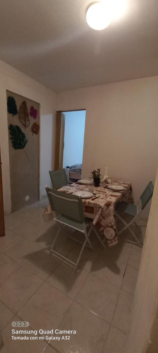 Picunches 1 - Housity