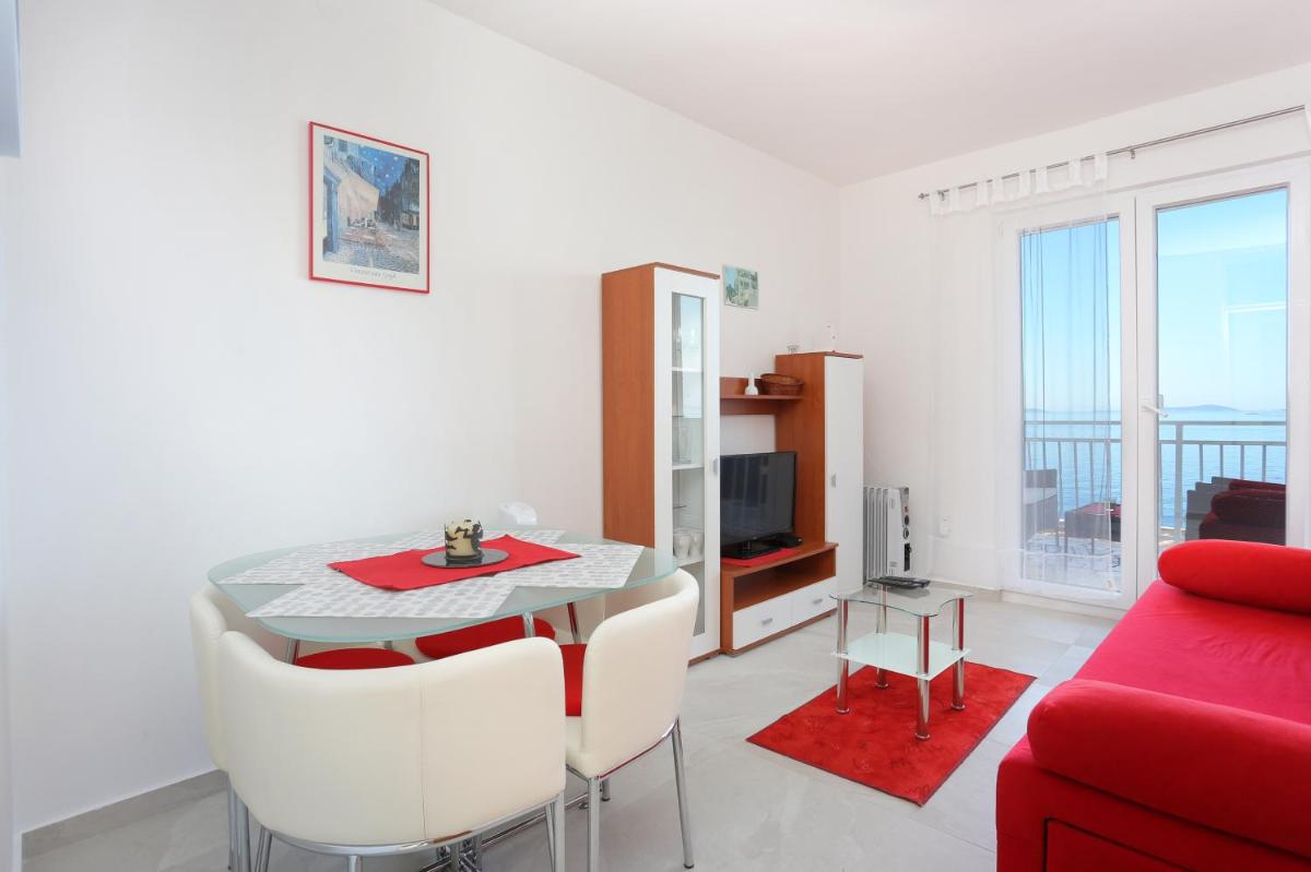 Apartments by the sea Okrug Donji, Ciovo - 19974 - Housity