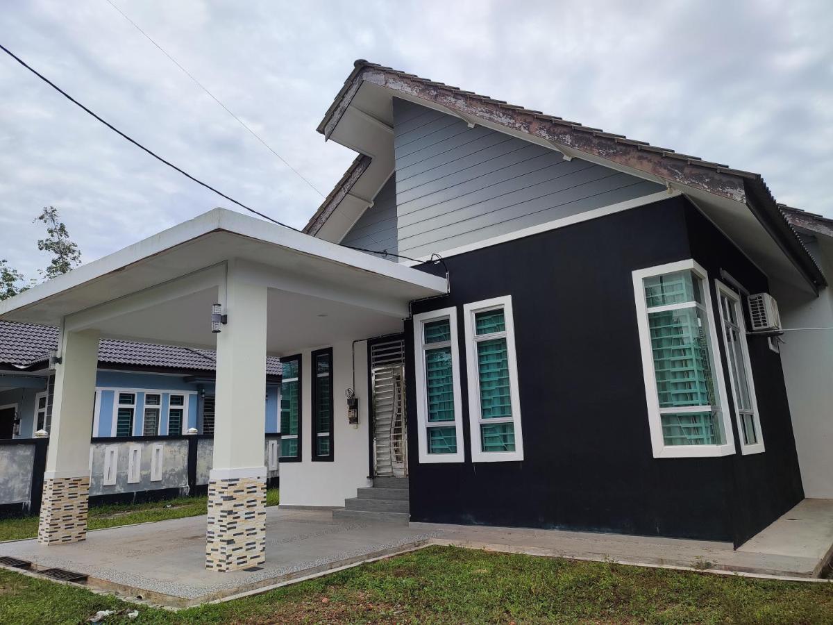 Villa Tamu Dr Din - Portable Pool - Housity