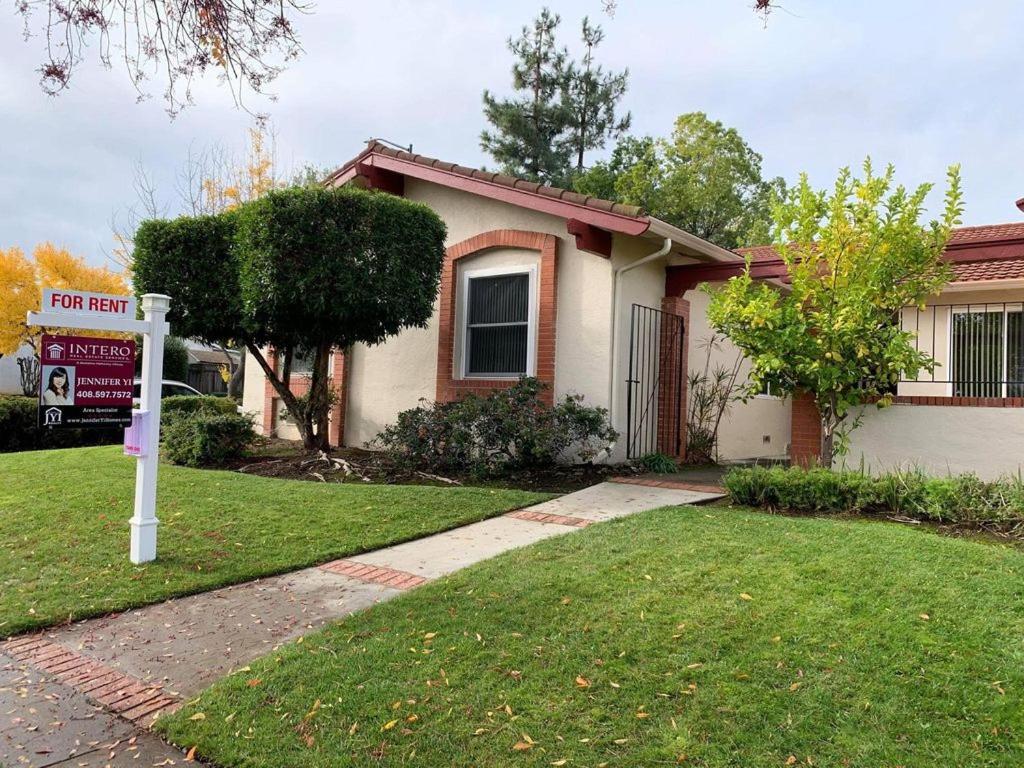 5bd2.5ba Near Apple in Cupertino - Housity