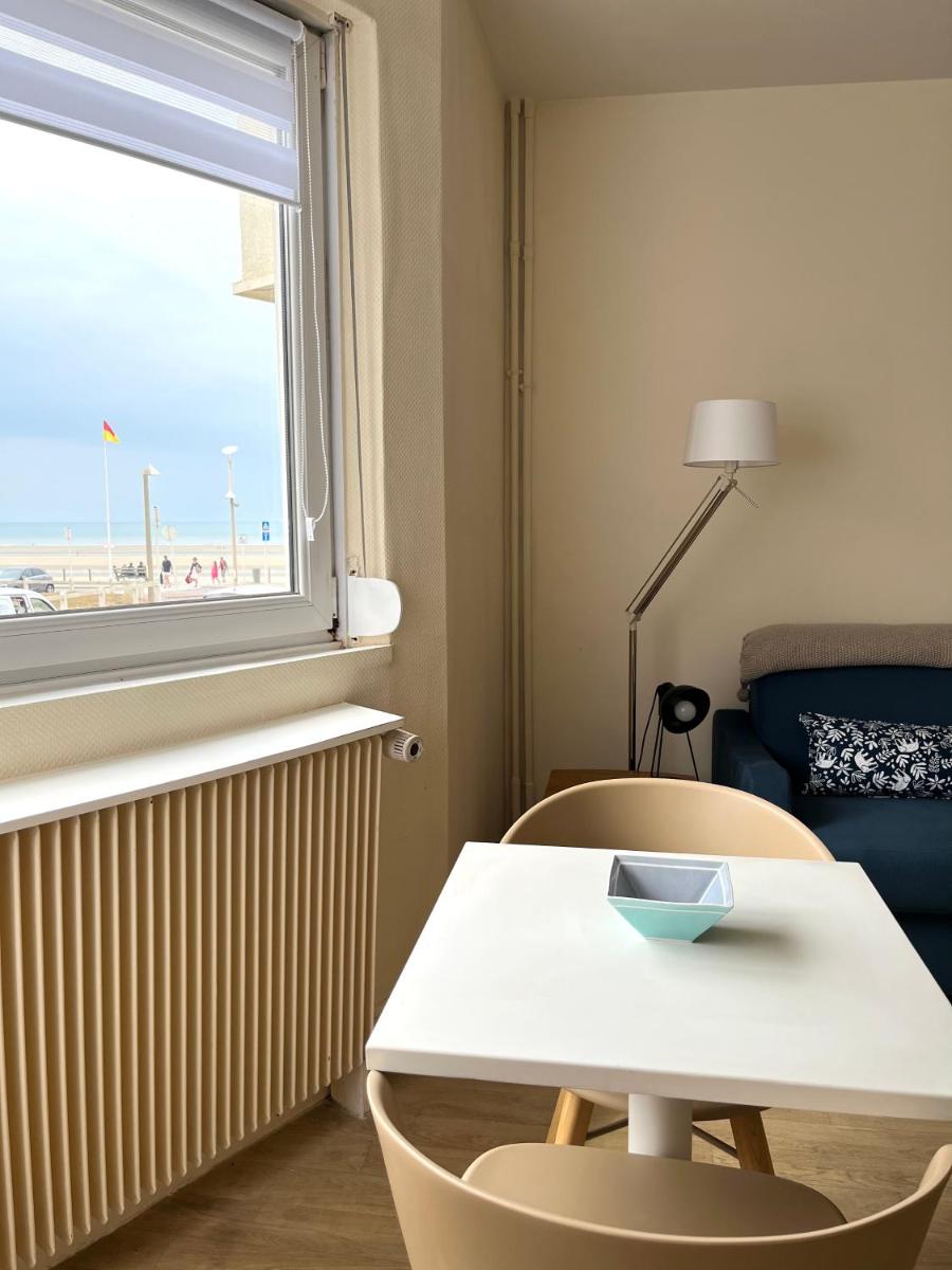 Escale en Duo les pieds dans l'eau Studio Plage d'Opale vue mer - Housity