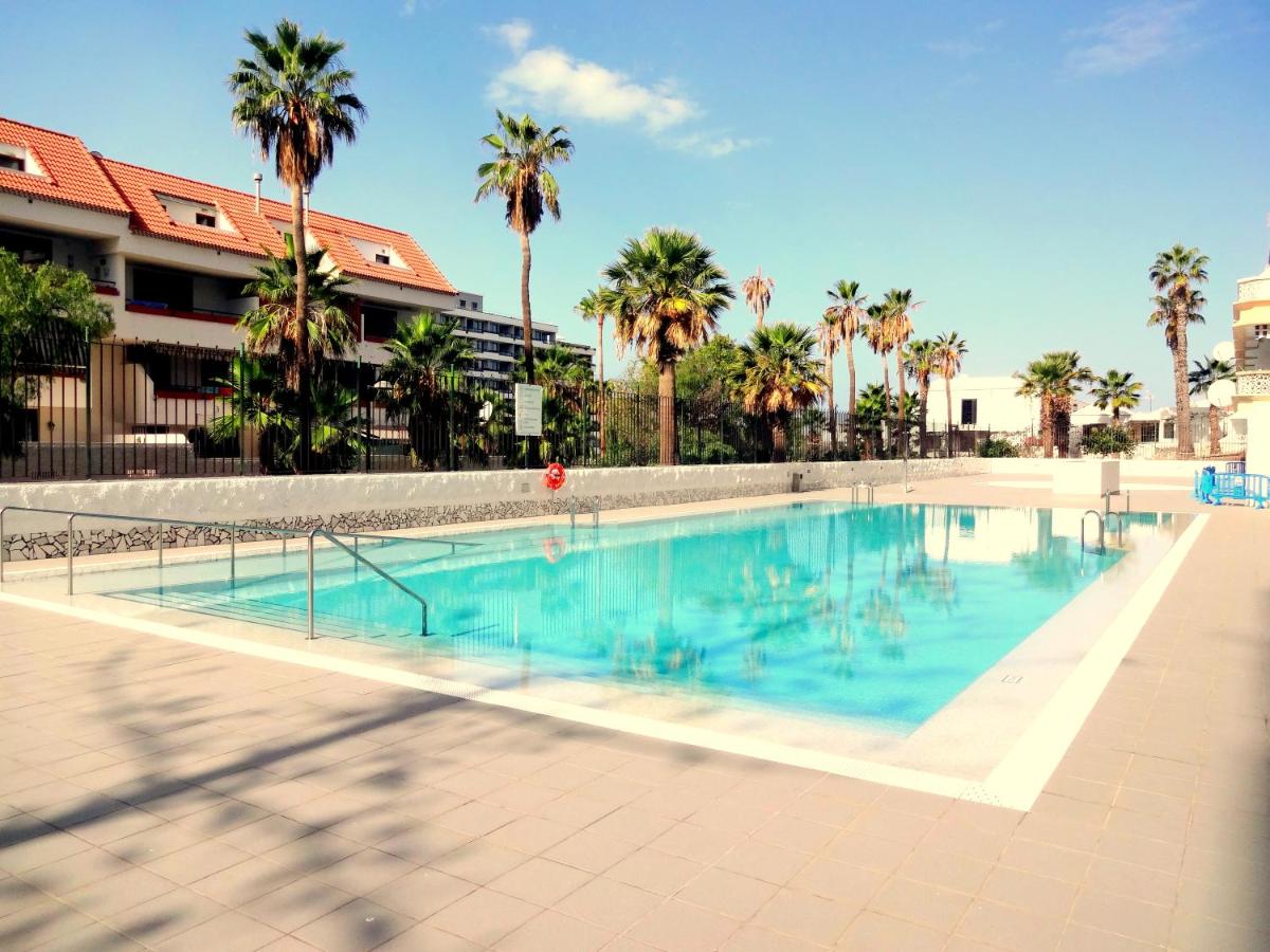 Amazing sunny apartment, free WIFI, international TV and VoD, center of Las Americas - Housity
