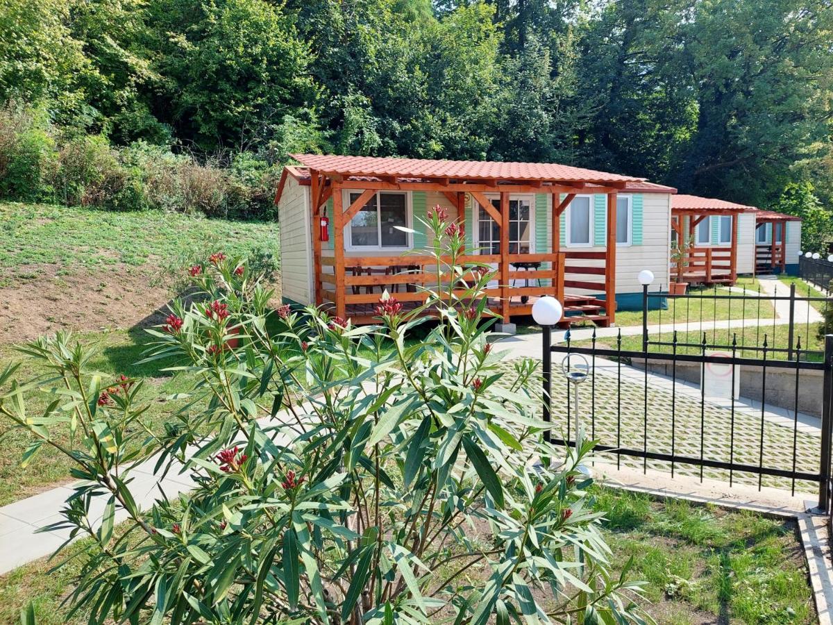 Lipicai Apartmanházak - Housity