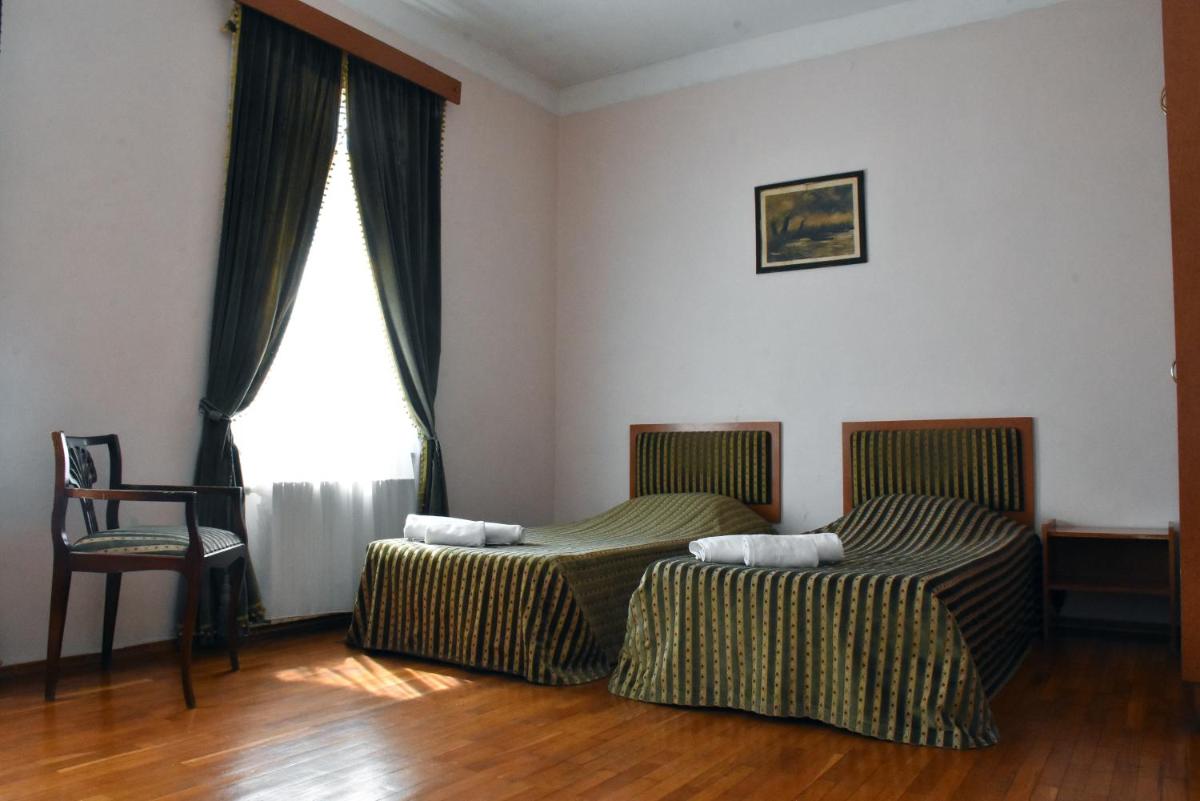 Hotel Anchor - Housity