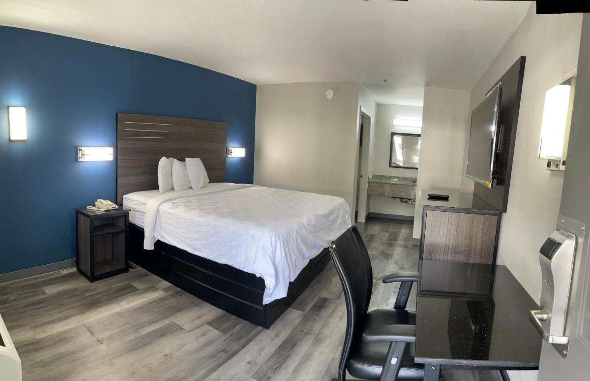Griffin Inn & Suites - Housity