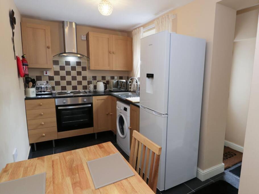 Cottage Snowdonia 3 beds 4 guests Tanygrisiau beautiful scenery near Zip Wires and Bounce Below - Housity