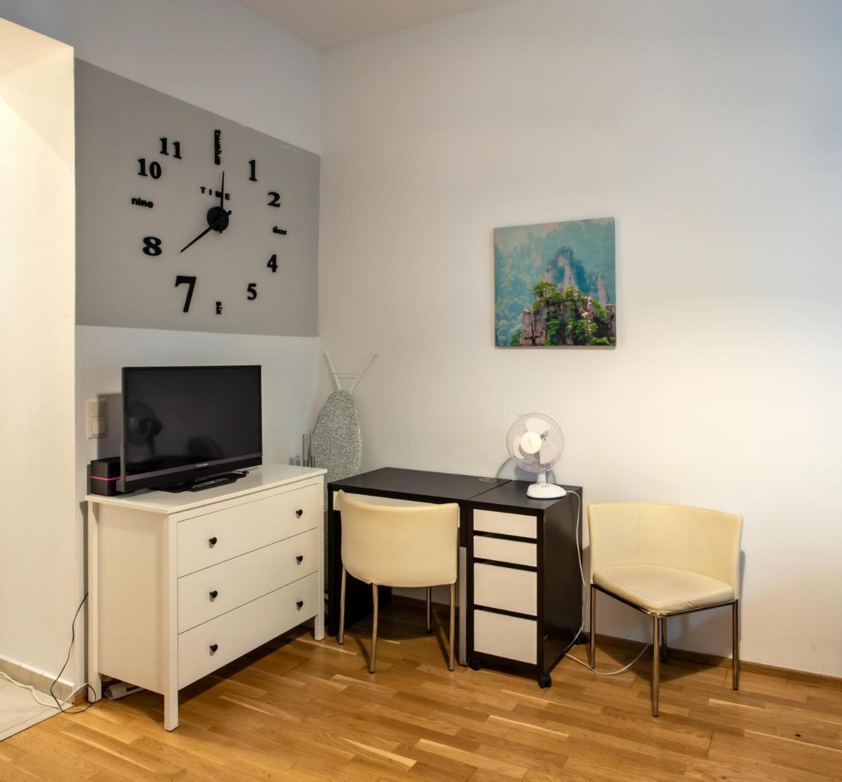 Cozy Designer 1BD Apartment in Heart of Vienna - Housity