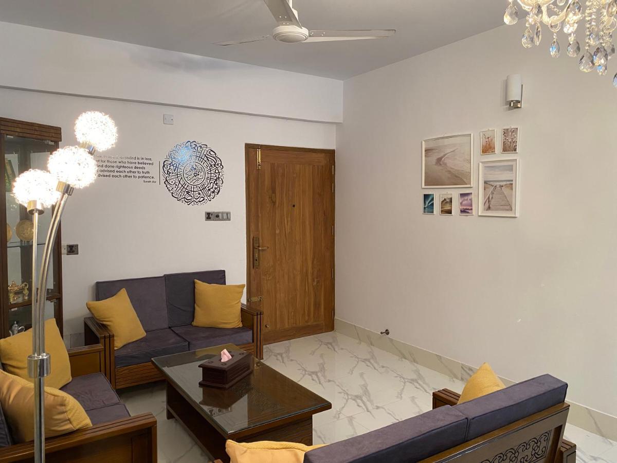 Brand New Hatirjeel Dhaka Air-conditioned Flat - Housity