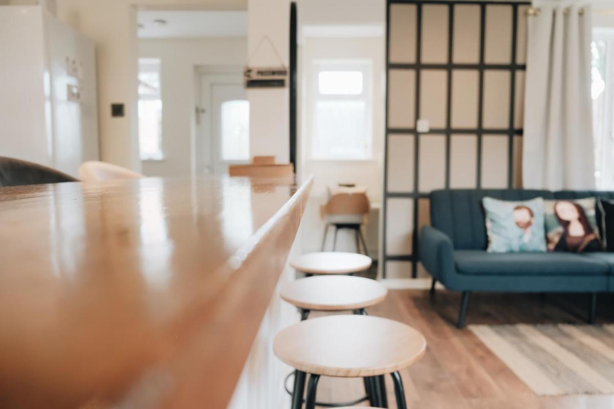 Bee Stays - Byron House - Housity
