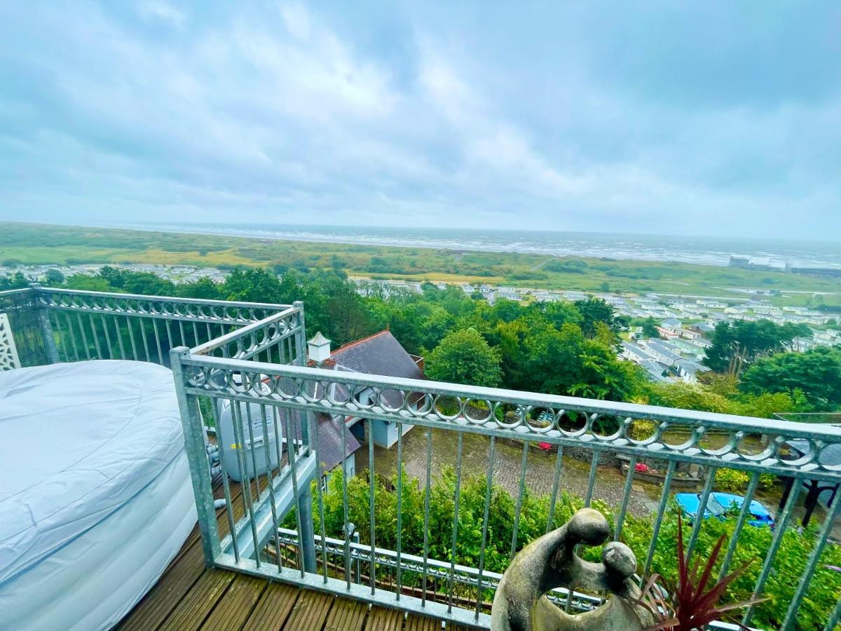 The Mermaids Watch Pendine DOG FRIENDLY with Cymru Holidays - Housity