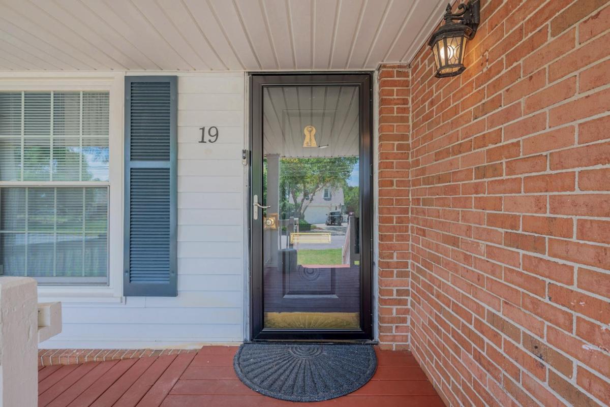 HOLIDAY HOME 5 BR 3 BA Near Beaches and Venues - Housity