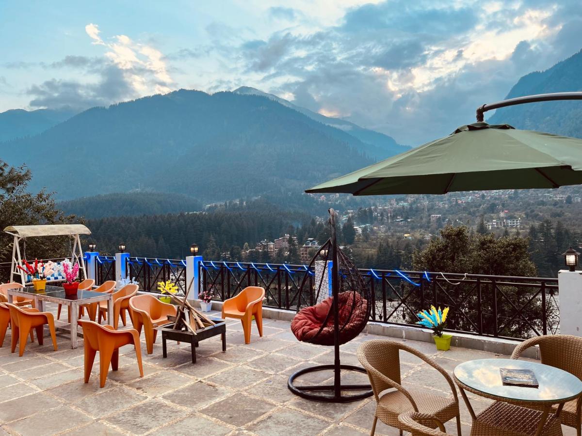 Holly Woods Hotel & Resort, Manali - Housity