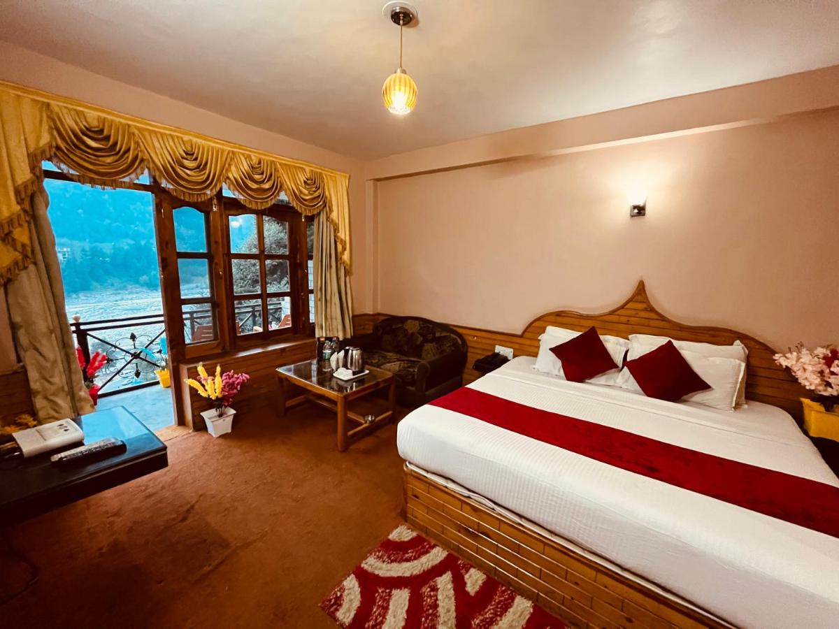 Suitetrails - Holly Woods Hotel & Resort, Manali