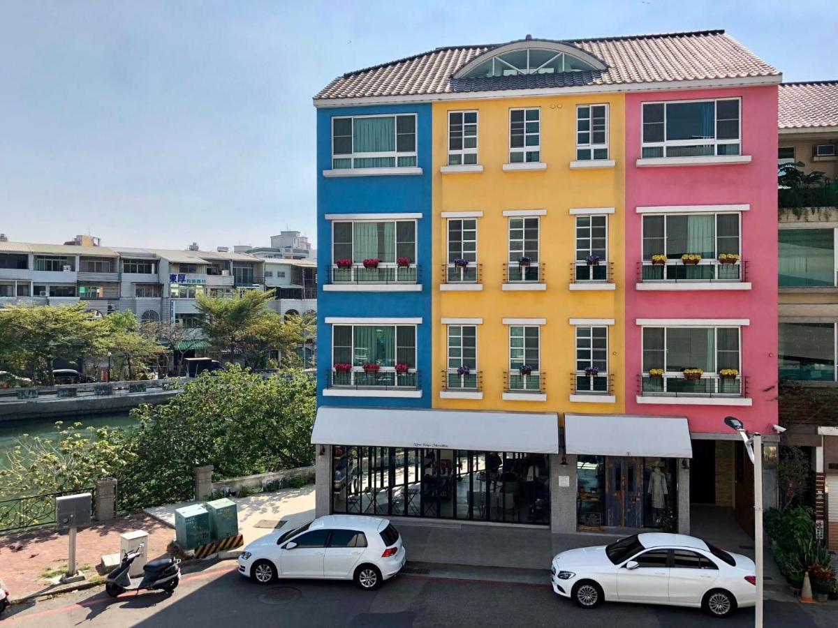 New Color River - Housity