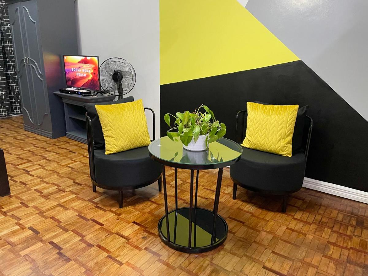 Spacious Studio w/ Netflix across Greenbelt - Housity