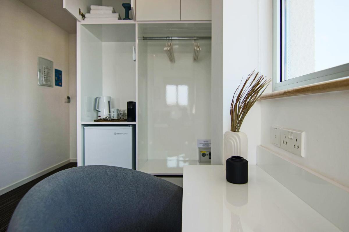 Phaedrus Living: Luxury Suite Nicosia 510 - Housity