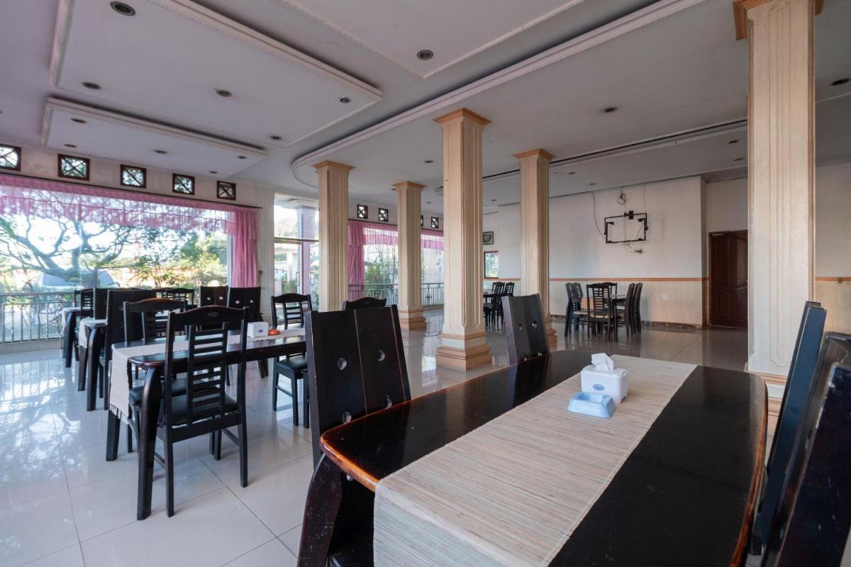 RedDoorz near Silangit International Airport - Housity