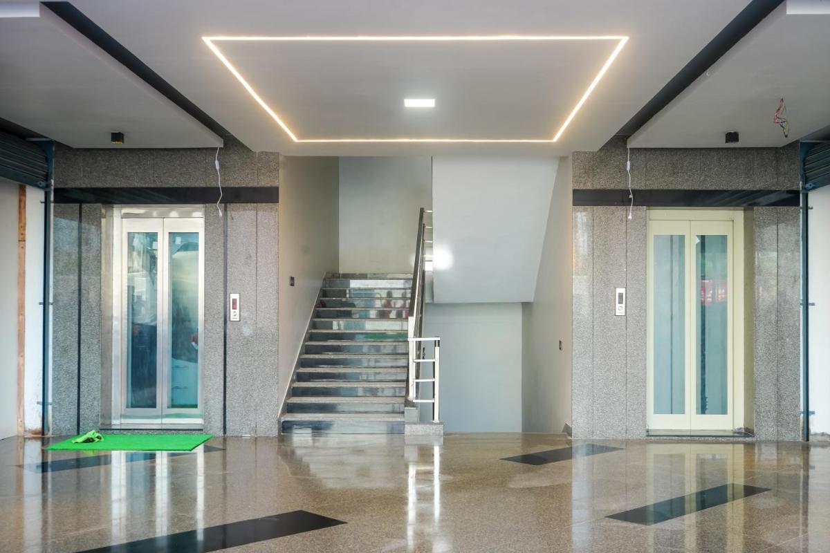 Hotel VR Grand - Housity