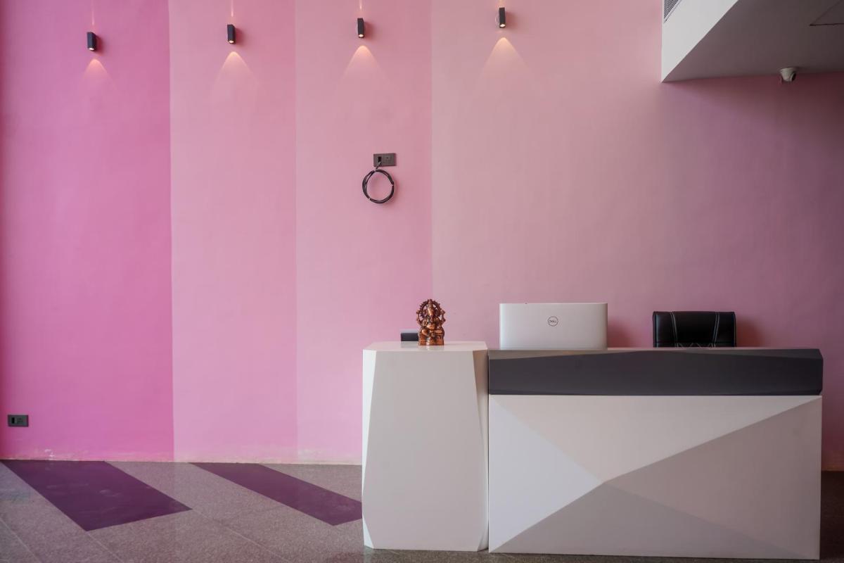Hotel VR Grand - Housity