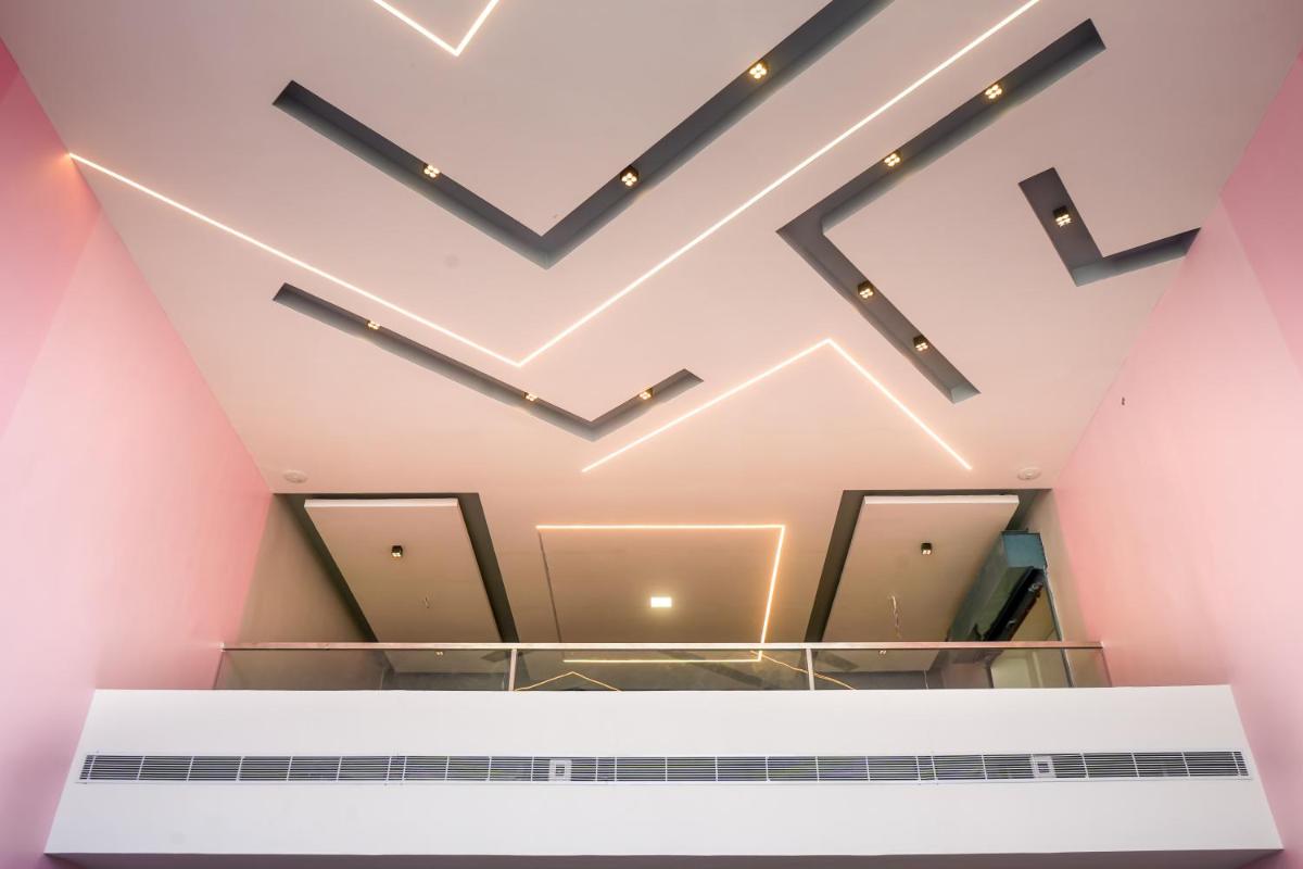 Hotel VR Grand - Housity