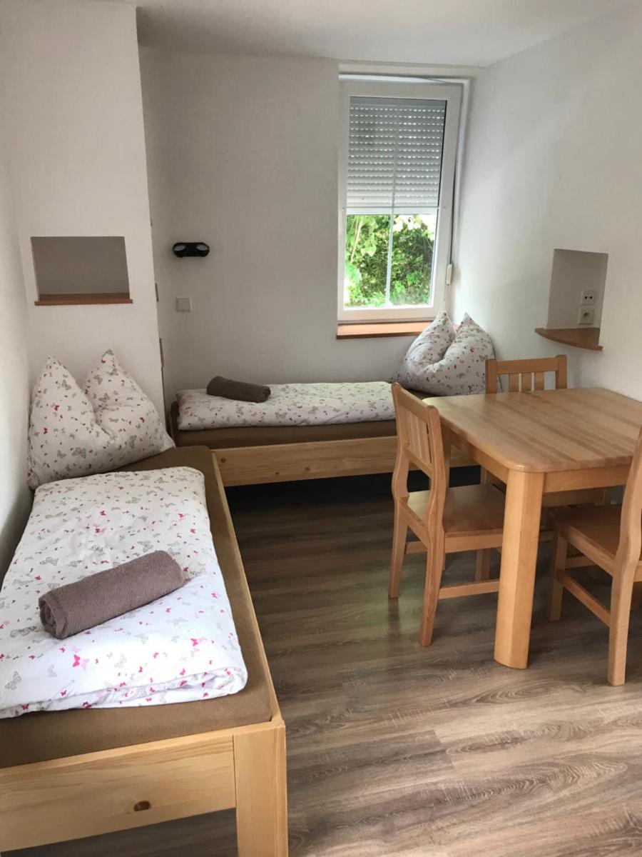 Penzion Samoty - Housity