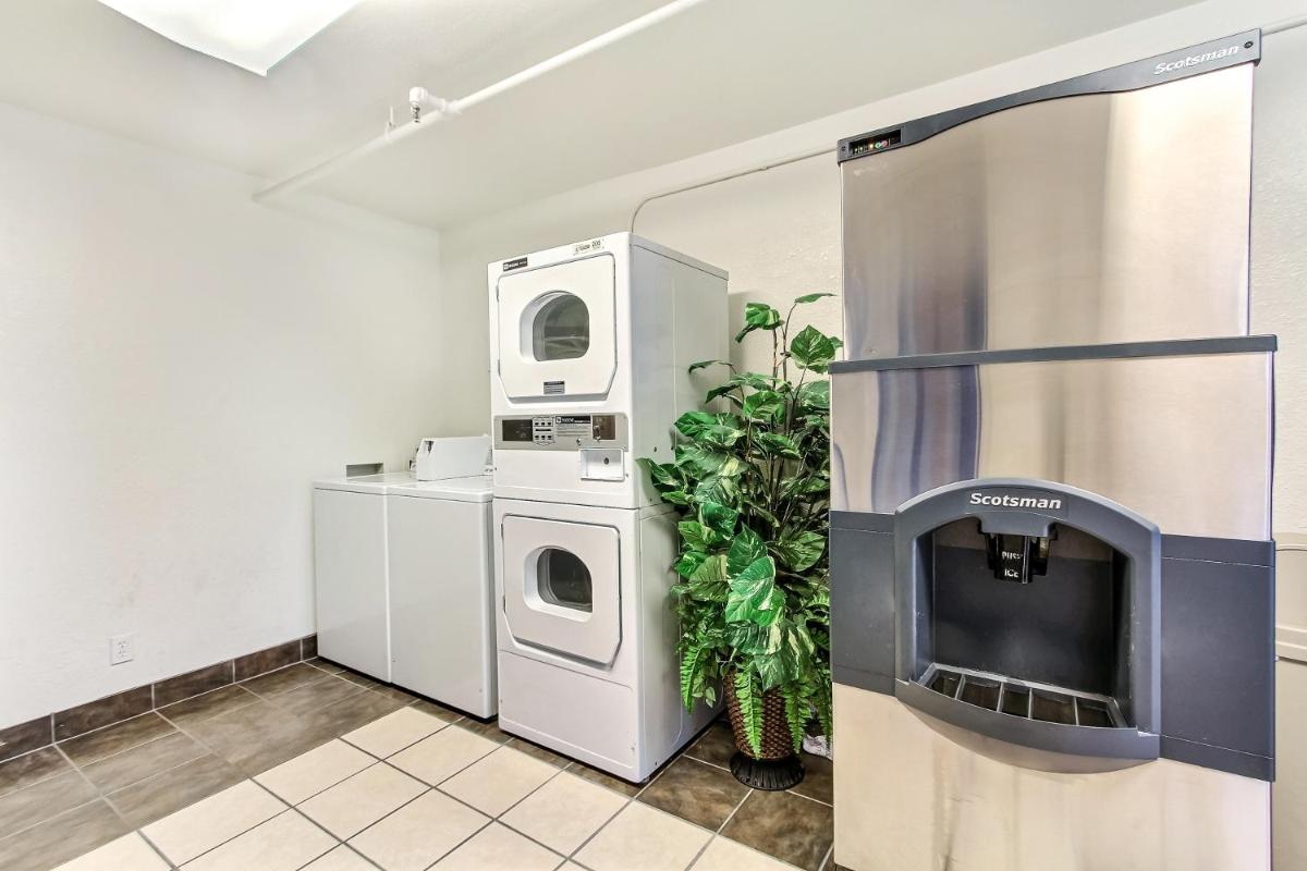 Hotel B5 -Watsonville - Housity