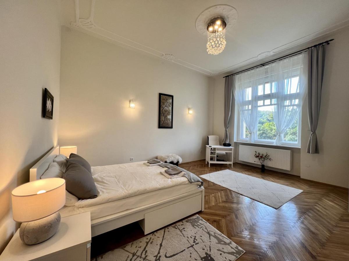Suitetrails - Krisztina Apartments