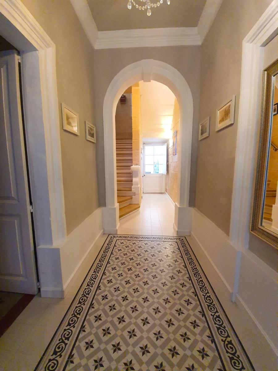 Seven - Housity